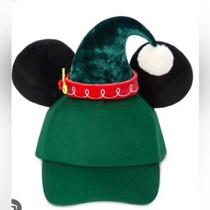DISNEY PARKS MICKEY MOUSE HOLIDAY BASEBALL CAP ELF FOR ADULT GREEN SANTA HAT NWT